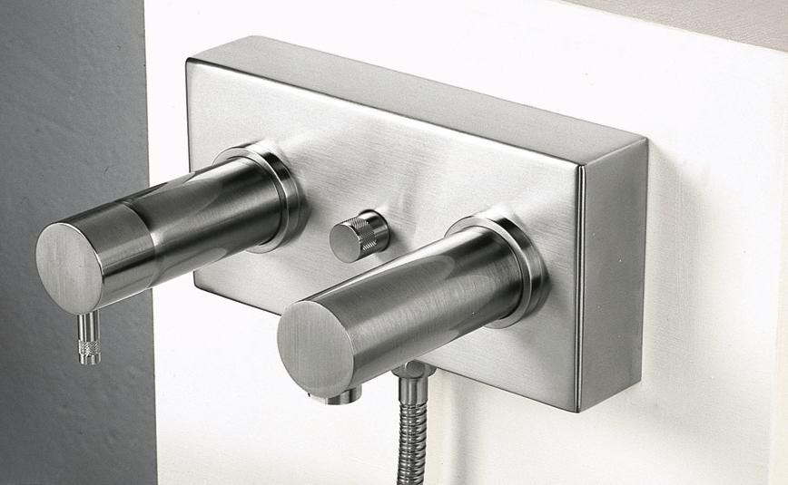Lacava Minimal Exposed Tub Fillers