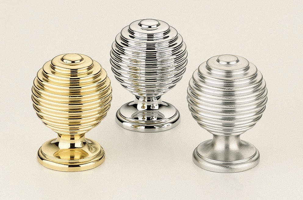 Omnia 9107/30 Classic & Modern 1 3/16" Knob