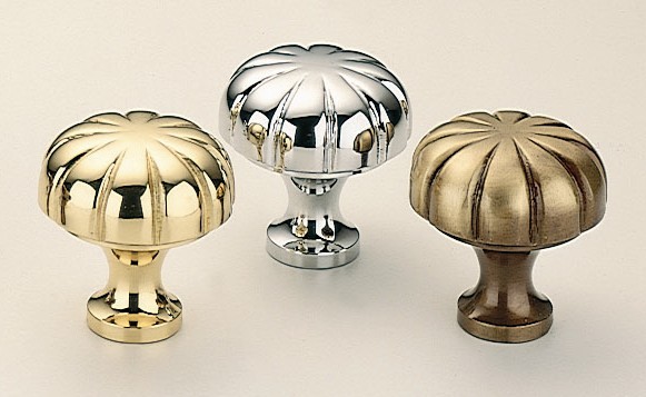 Omnia 9405/38 Classic & Modern 1 1/2" Knob