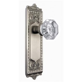 Nostalgic Egg & Dart Plate w/Waldorf Passage